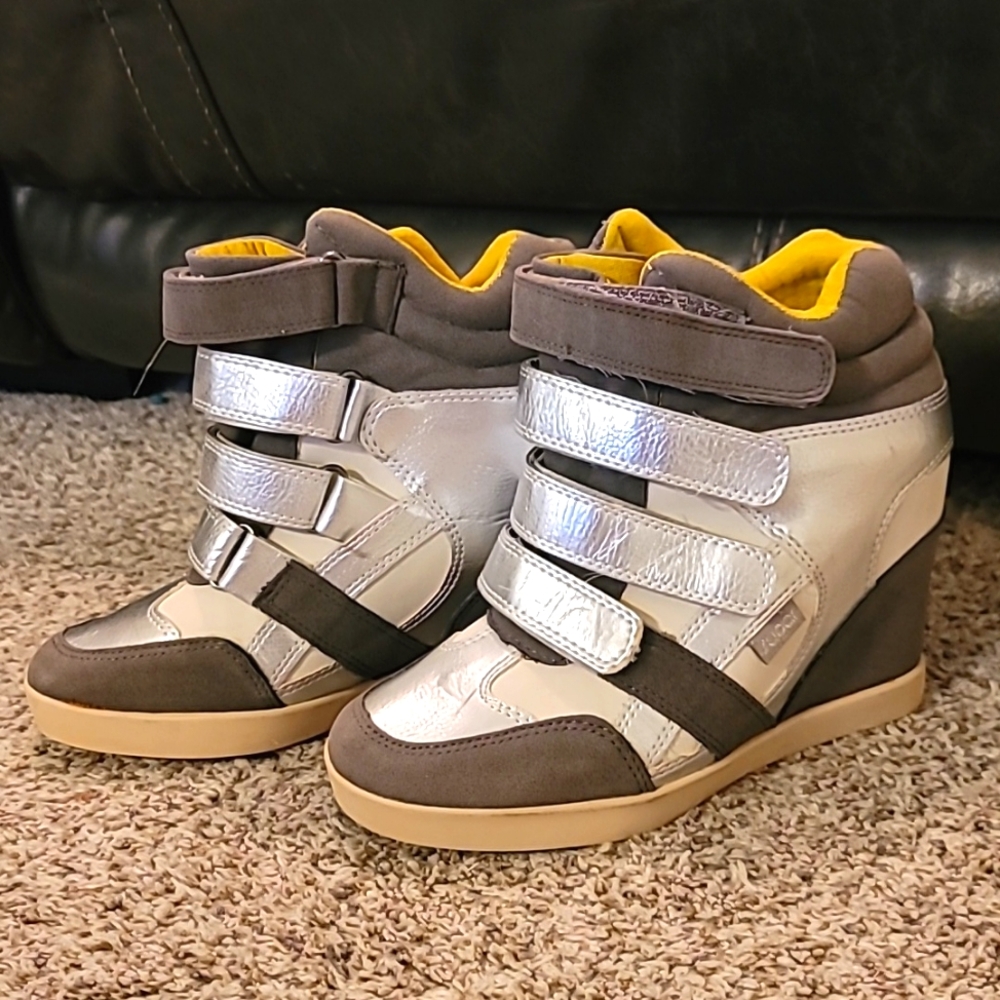 Sugar Havana Size 7 Heel/Wedge